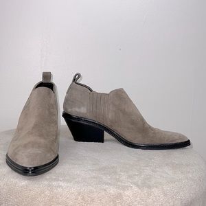 Via Spiga Farley suede booties. 10.5M. Tan